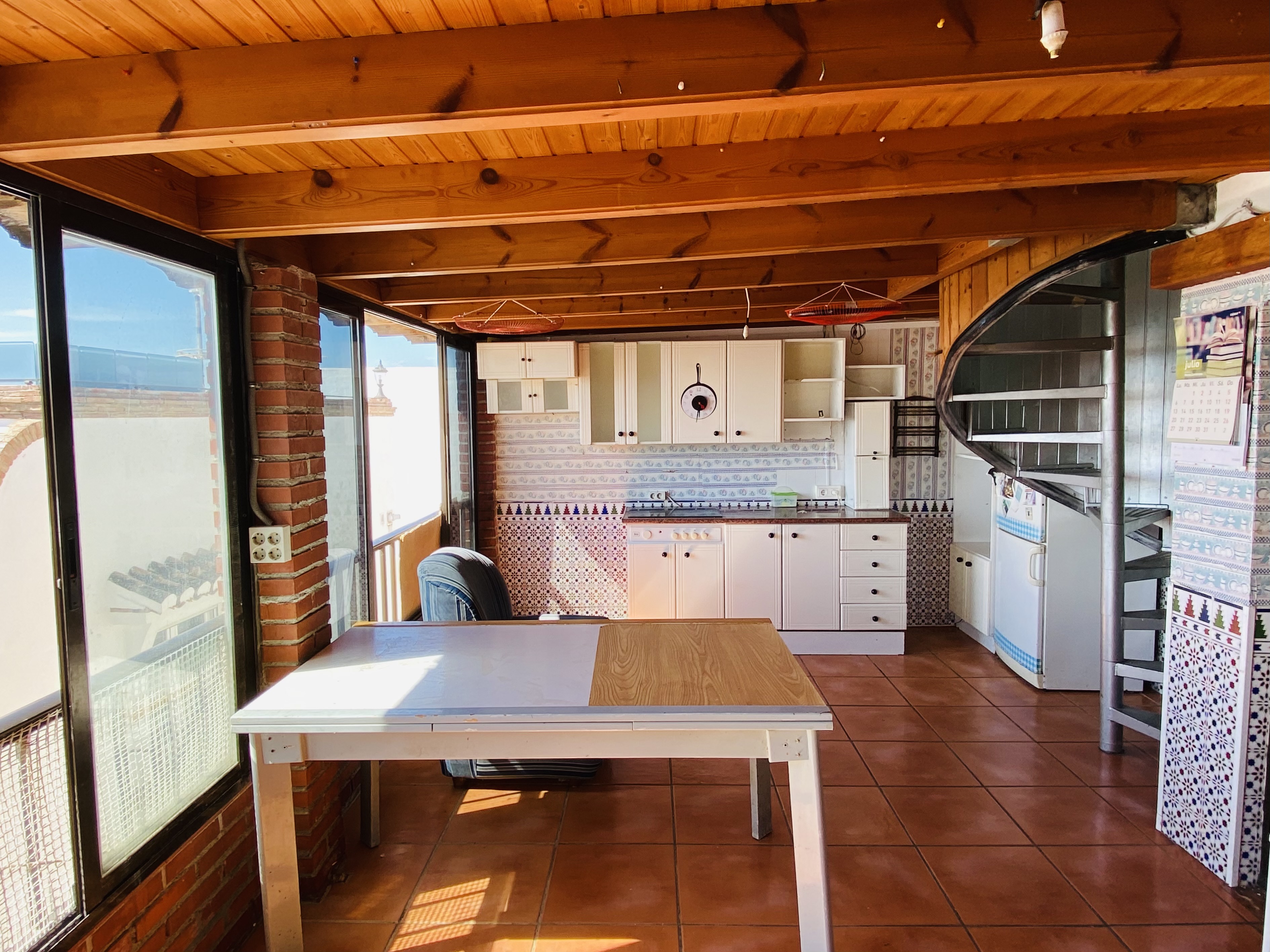 CASA DE PUEBLO CON FANT�STICAS VISTAS EN EL CENTRO HIST�RICO DE ALMU��CAR