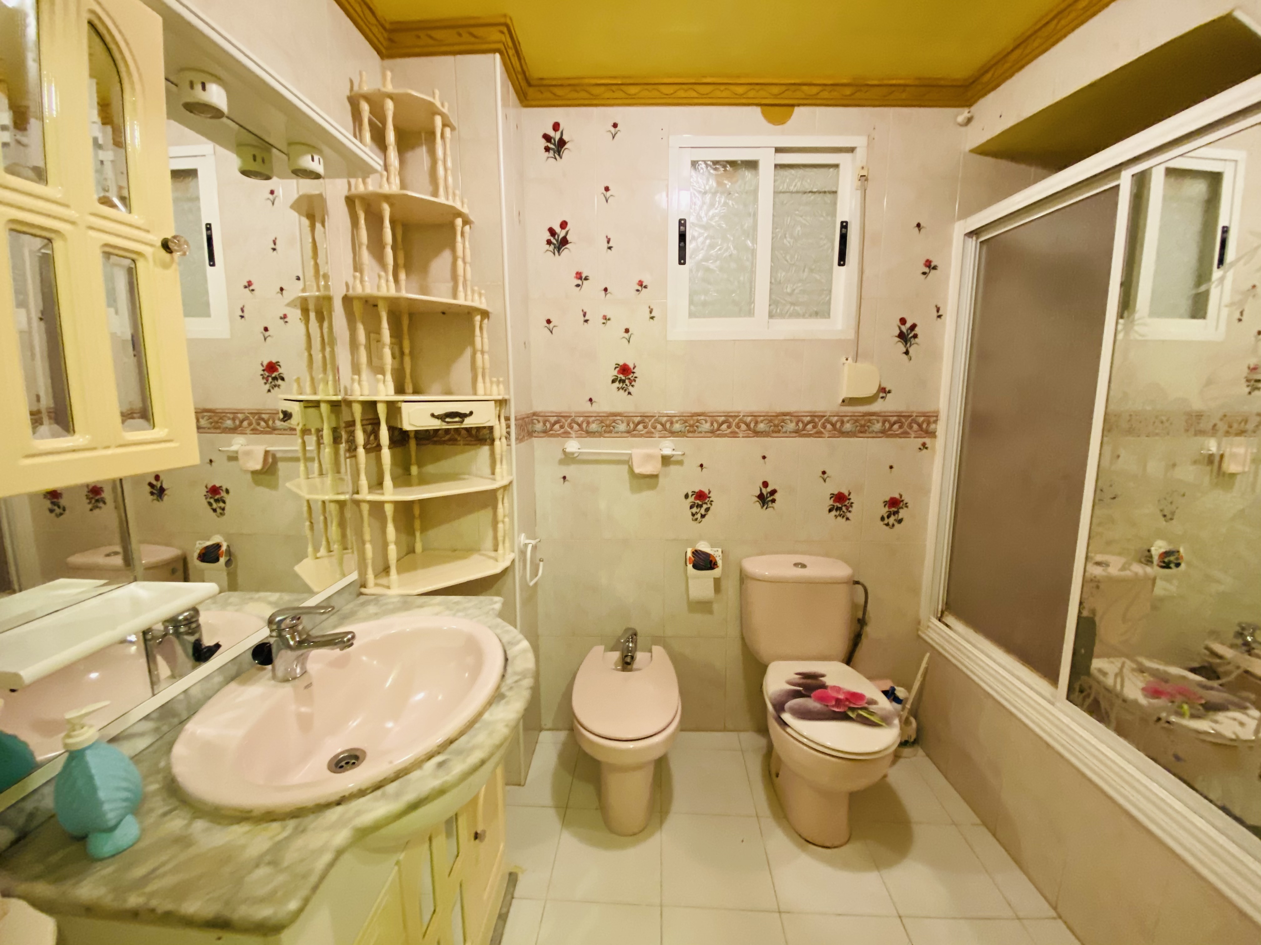 CASA DE PUEBLO CON FANT�STICAS VISTAS EN EL CENTRO HIST�RICO DE ALMU��CAR