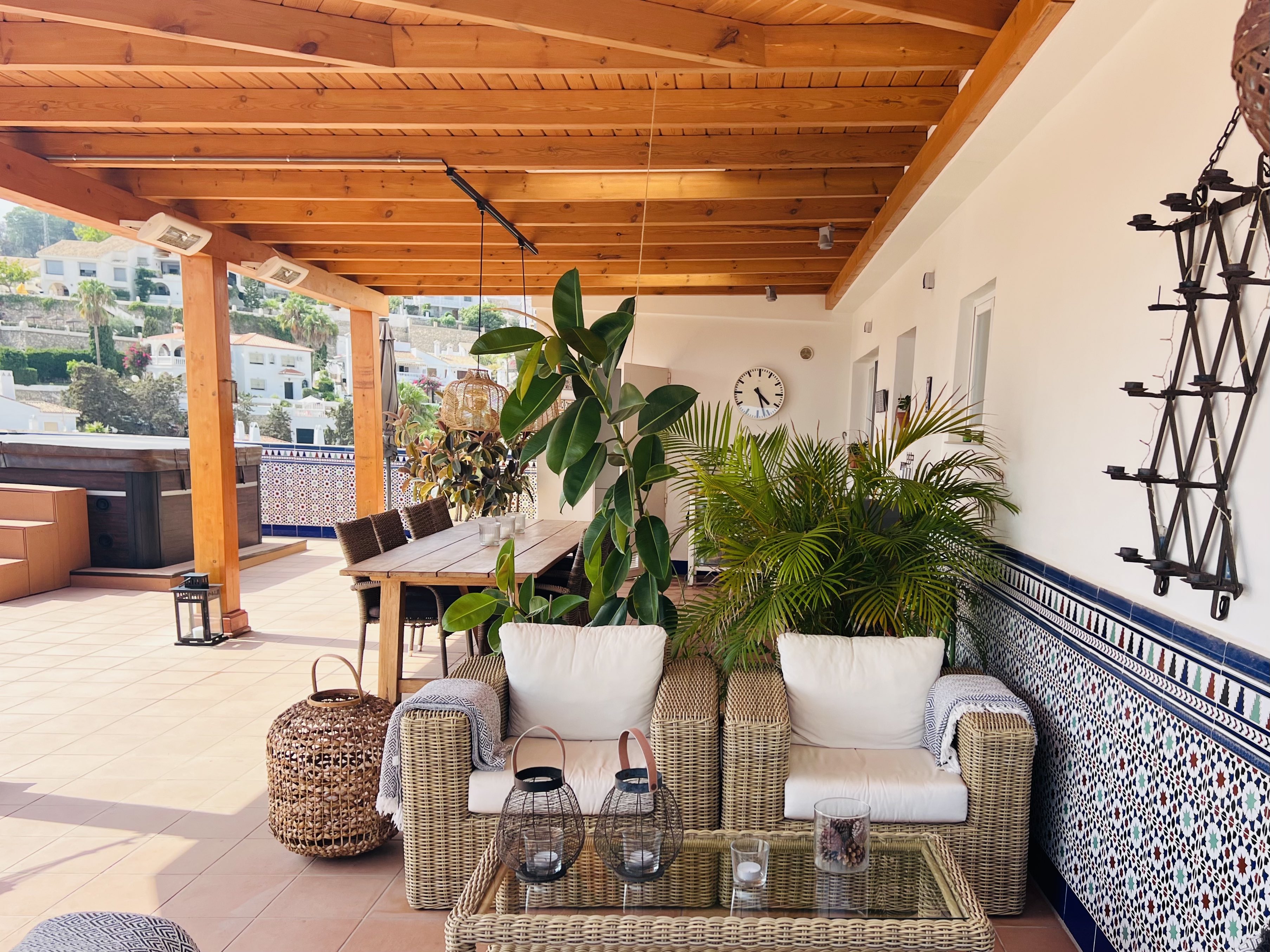 ESPECTACULAR �TICO CON JACUZZI