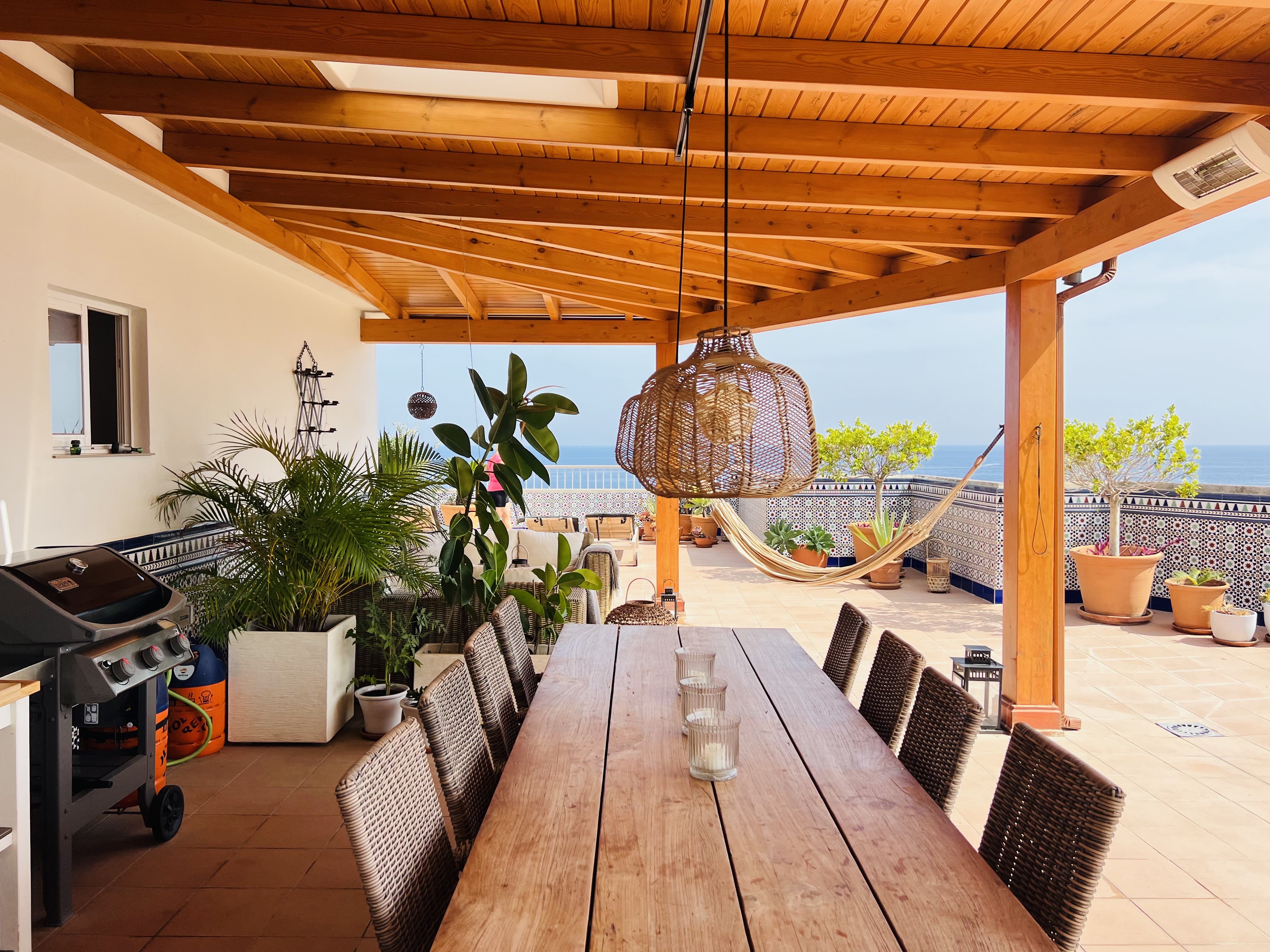 ESPECTACULAR �TICO CON JACUZZI