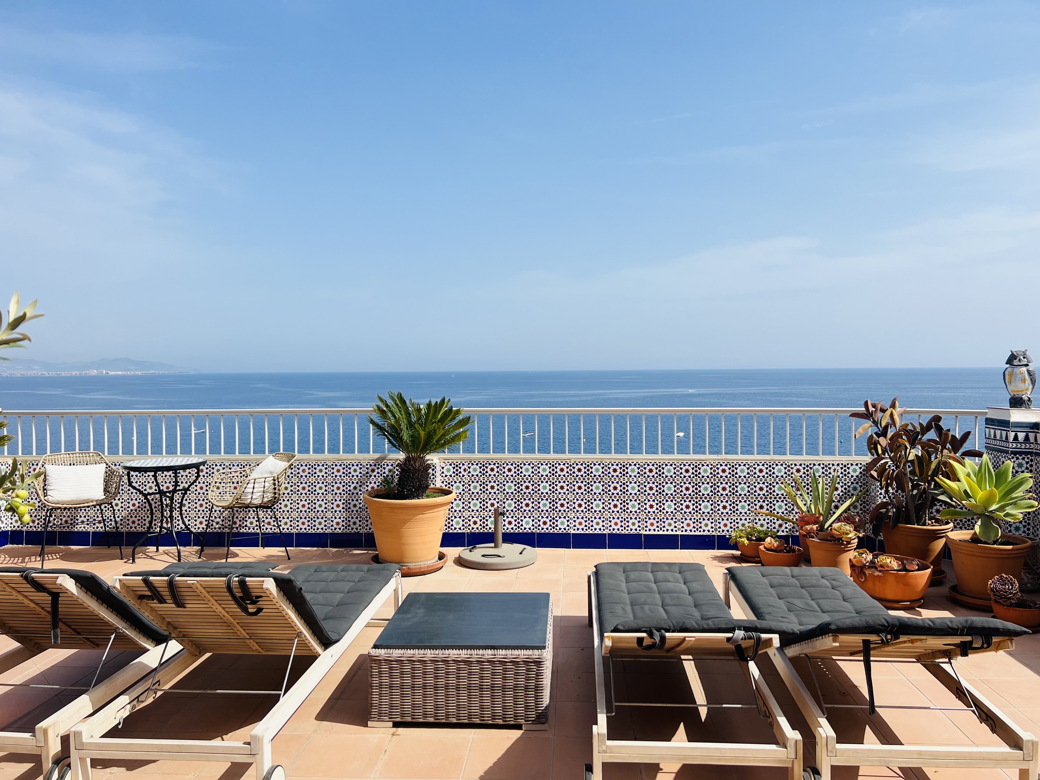 ESPECTACULAR �TICO CON JACUZZI