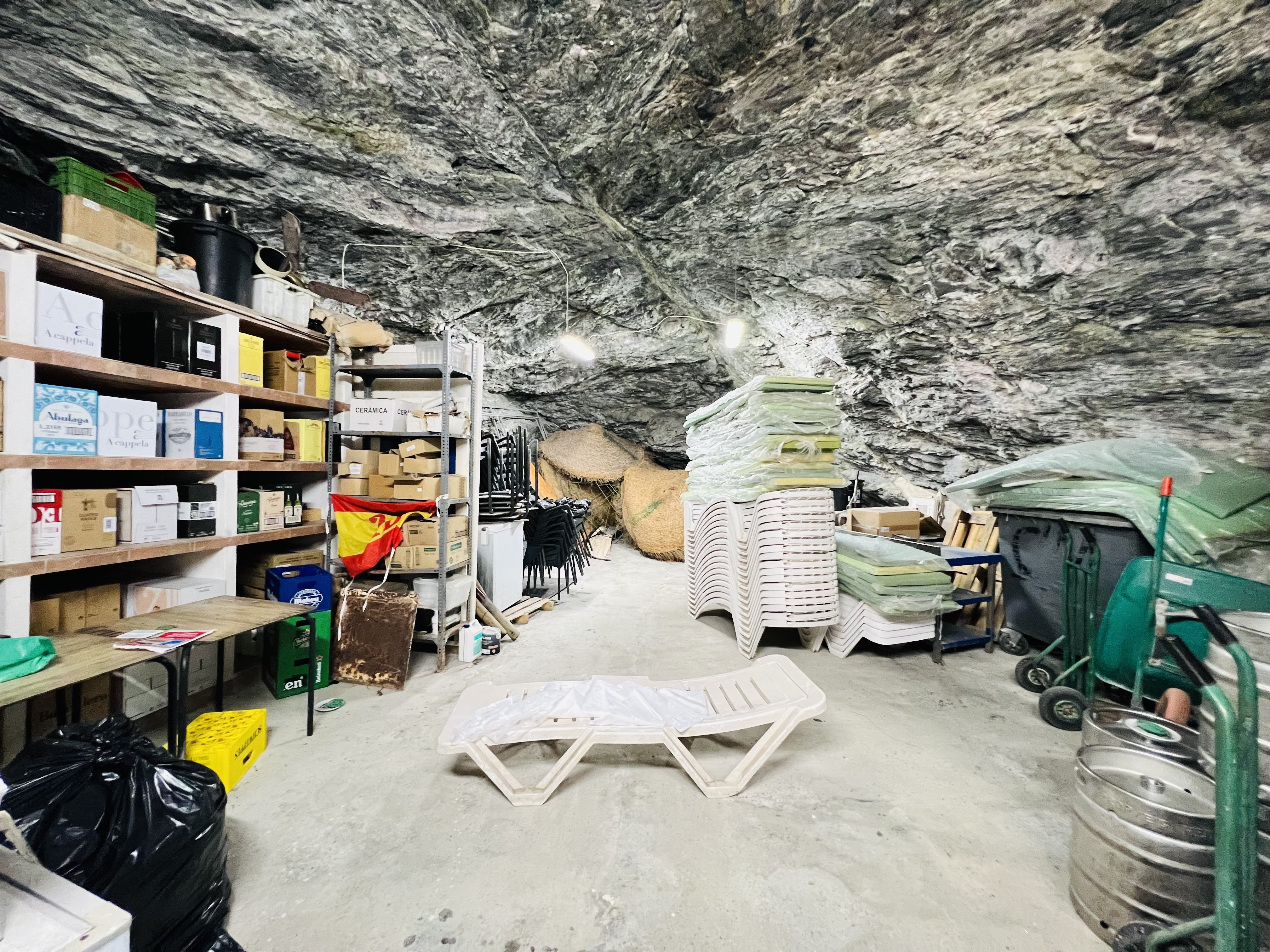 CHIRINGUITO EN VENTA EN PASEO DE VELILLA ID: 2034 S � CONSULTAR PRECIO