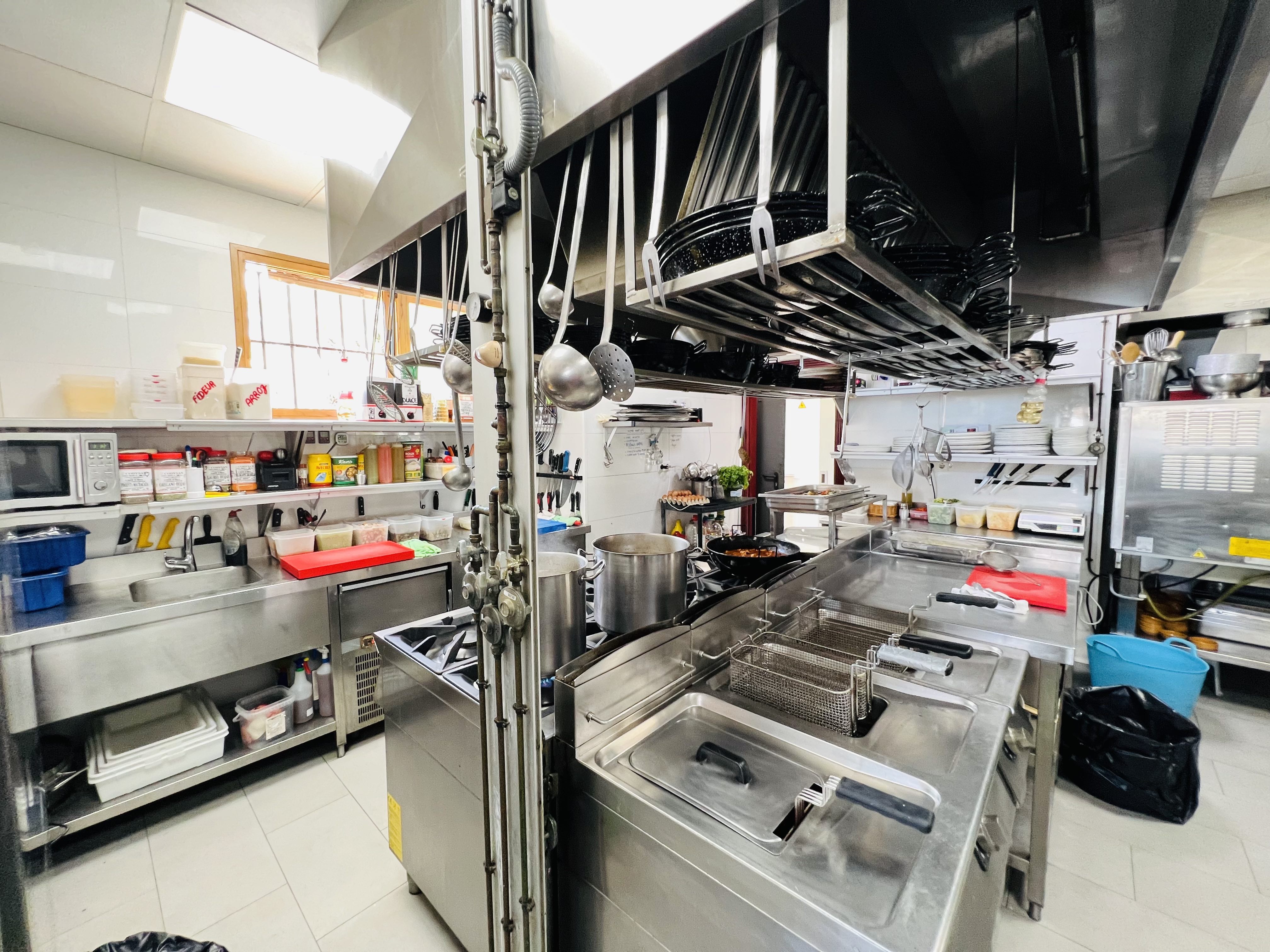 CHIRINGUITO EN VENTA EN PASEO DE VELILLA ID: 2034 S � CONSULTAR PRECIO