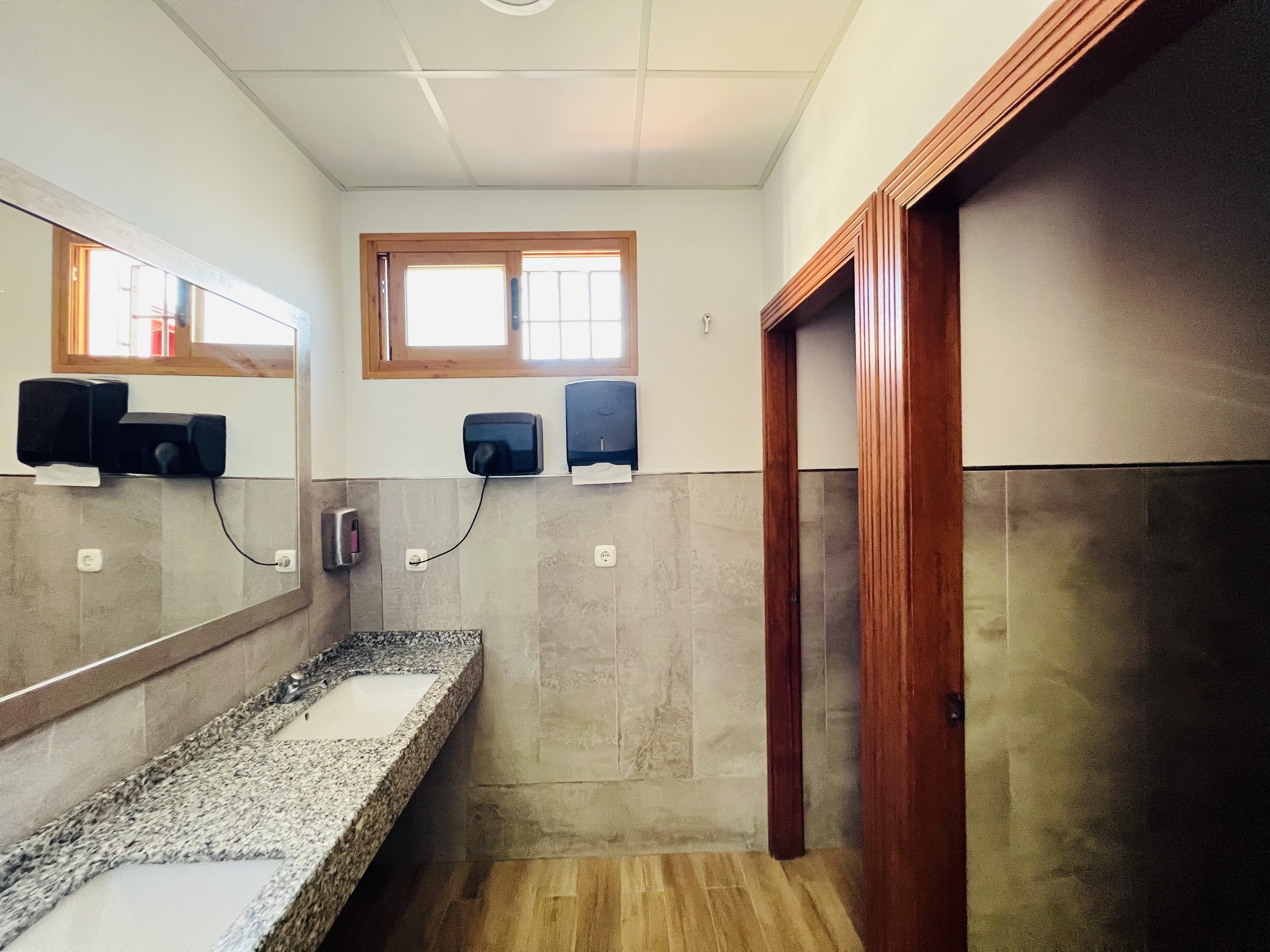 CHIRINGUITO EN VENTA EN PASEO DE VELILLA ID: 2034 S � CONSULTAR PRECIO