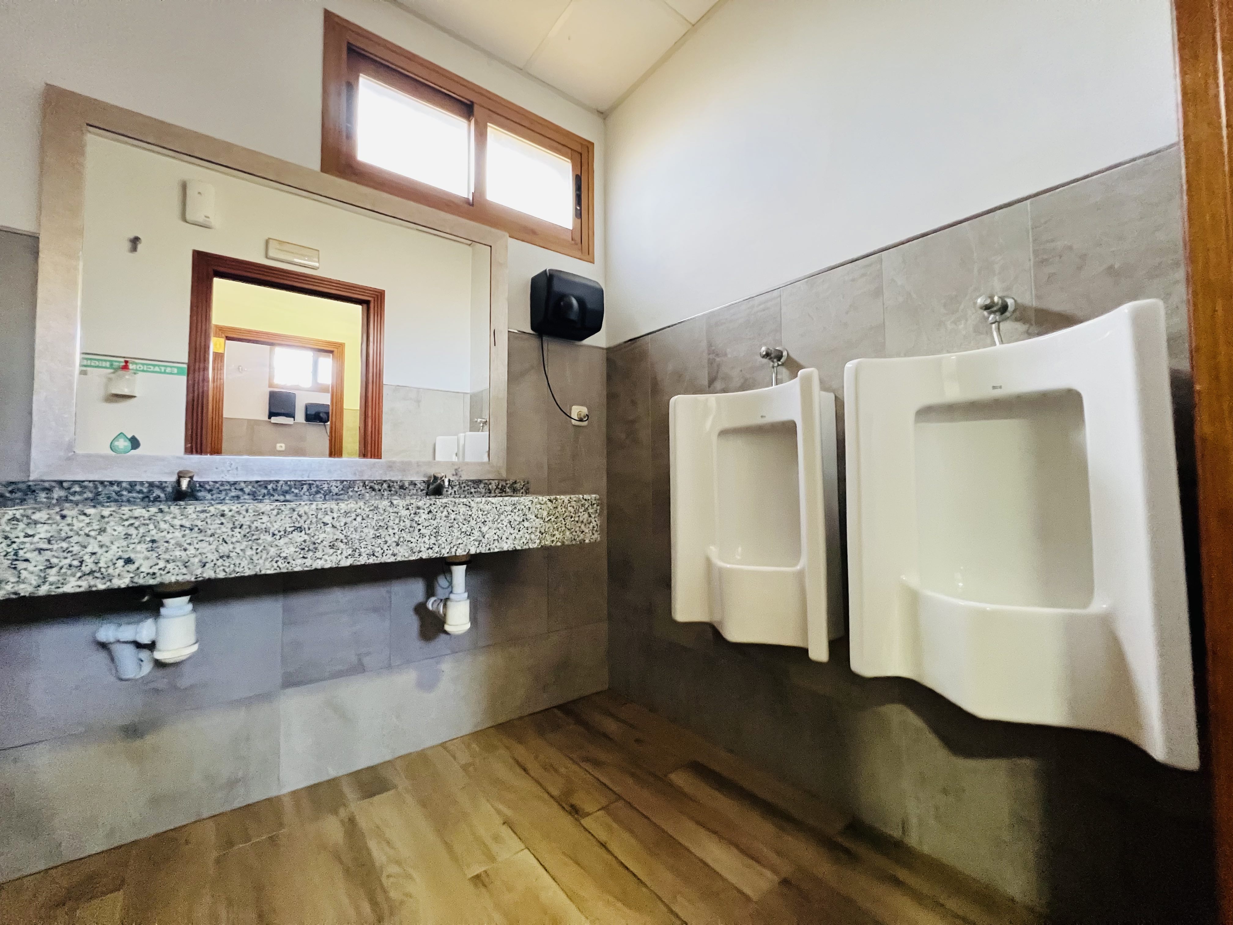 CHIRINGUITO EN VENTA EN PASEO DE VELILLA ID: 2034 S � CONSULTAR PRECIO