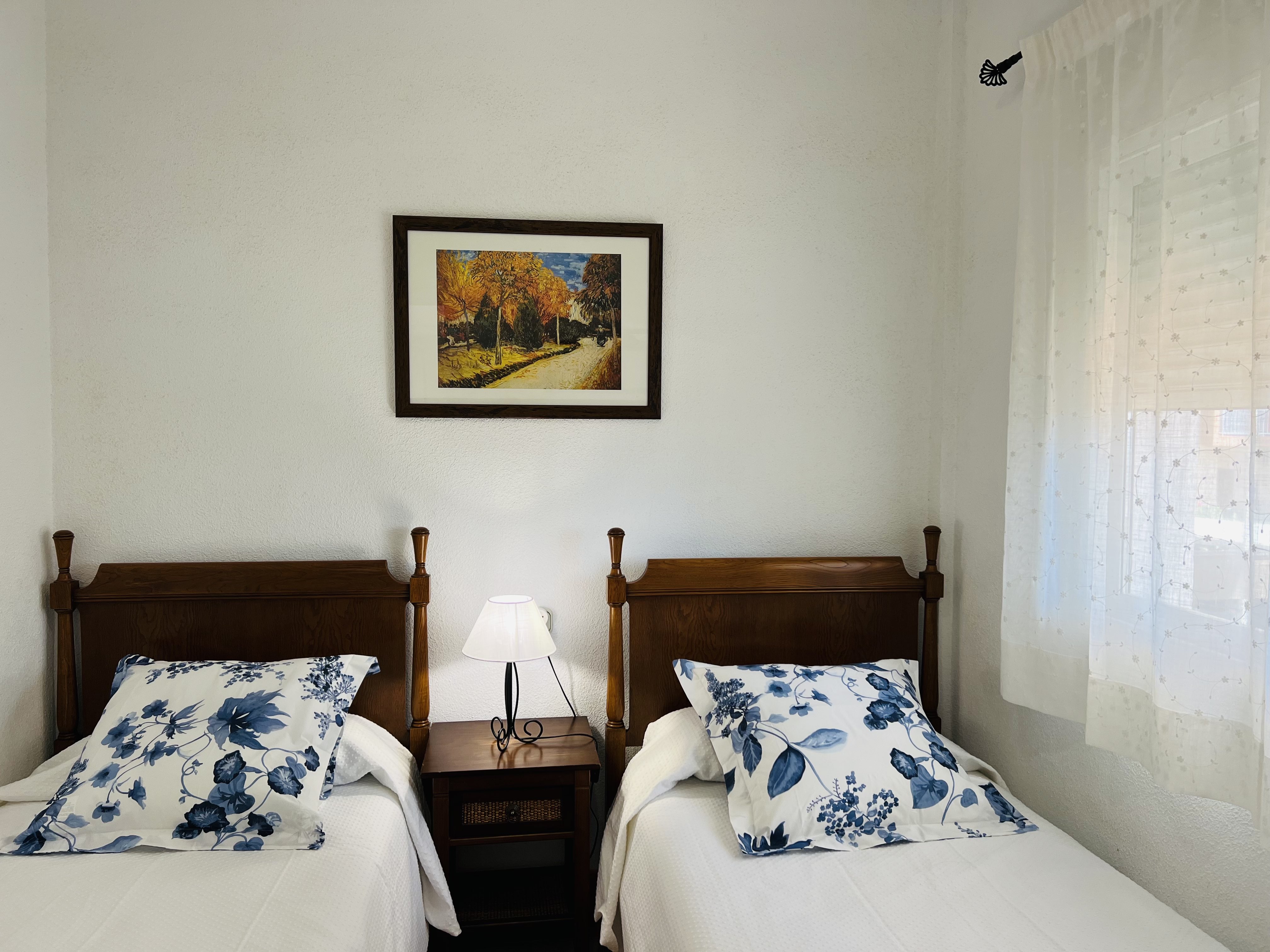 APARTAMENTO EN PASEO REINA SOF�A 