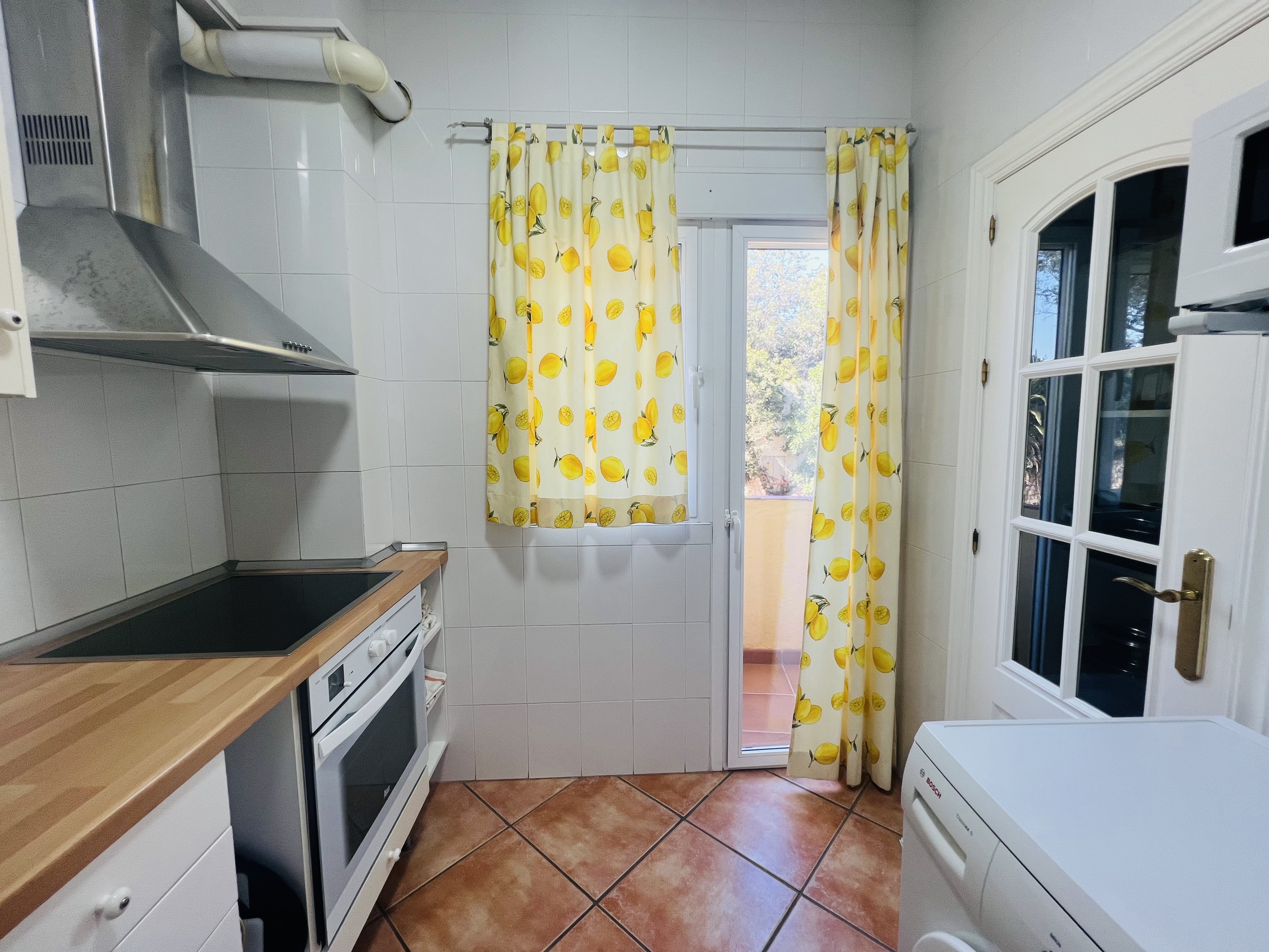 APARTAMENTO EN PASEO REINA SOF�A 