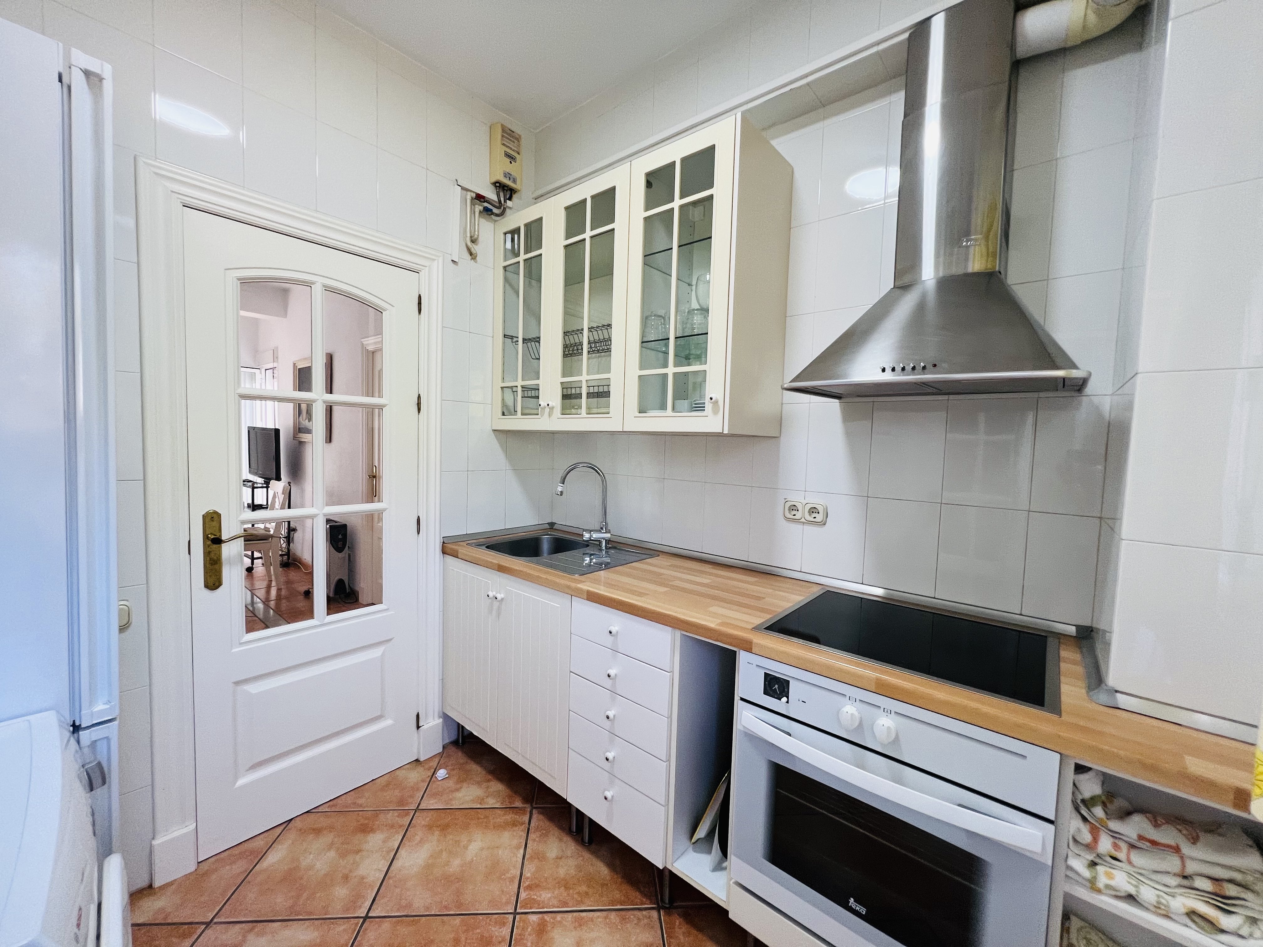 APARTAMENTO EN PASEO REINA SOF�A 