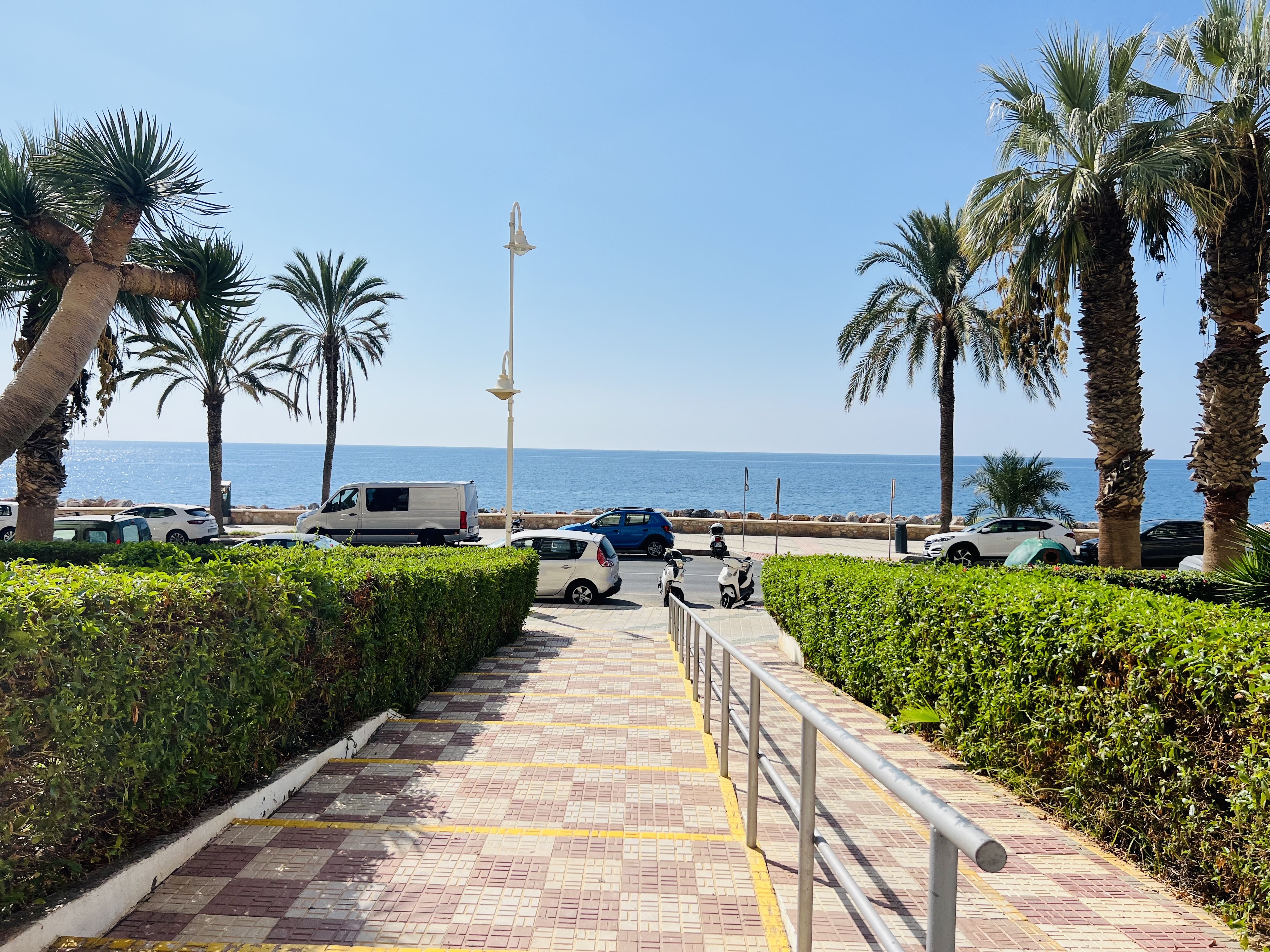 APARTAMENTO EN PASEO REINA SOF�A 