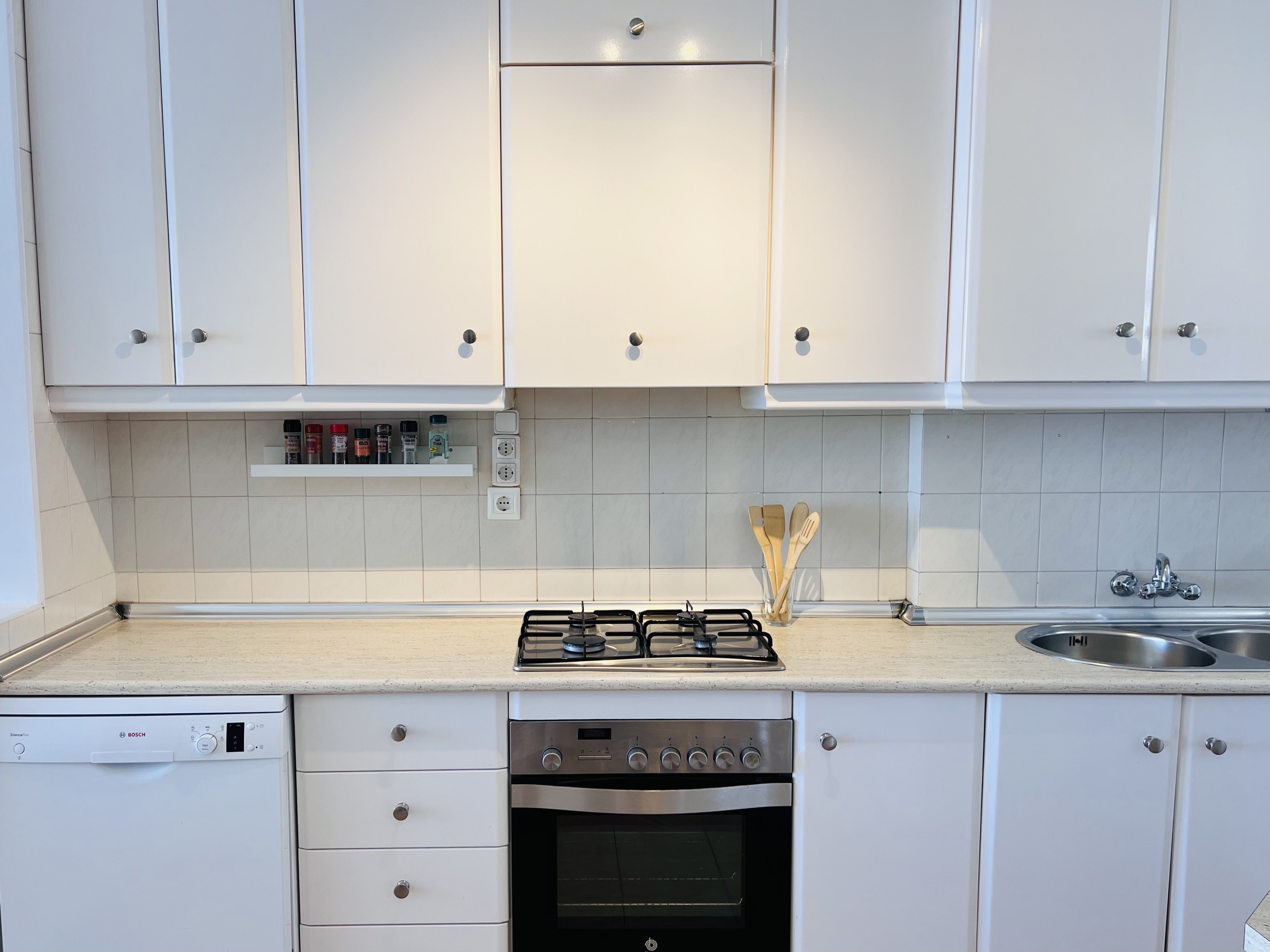 APARTAMENTO FRENTE AL MAR, PASEO REINA SOF�A