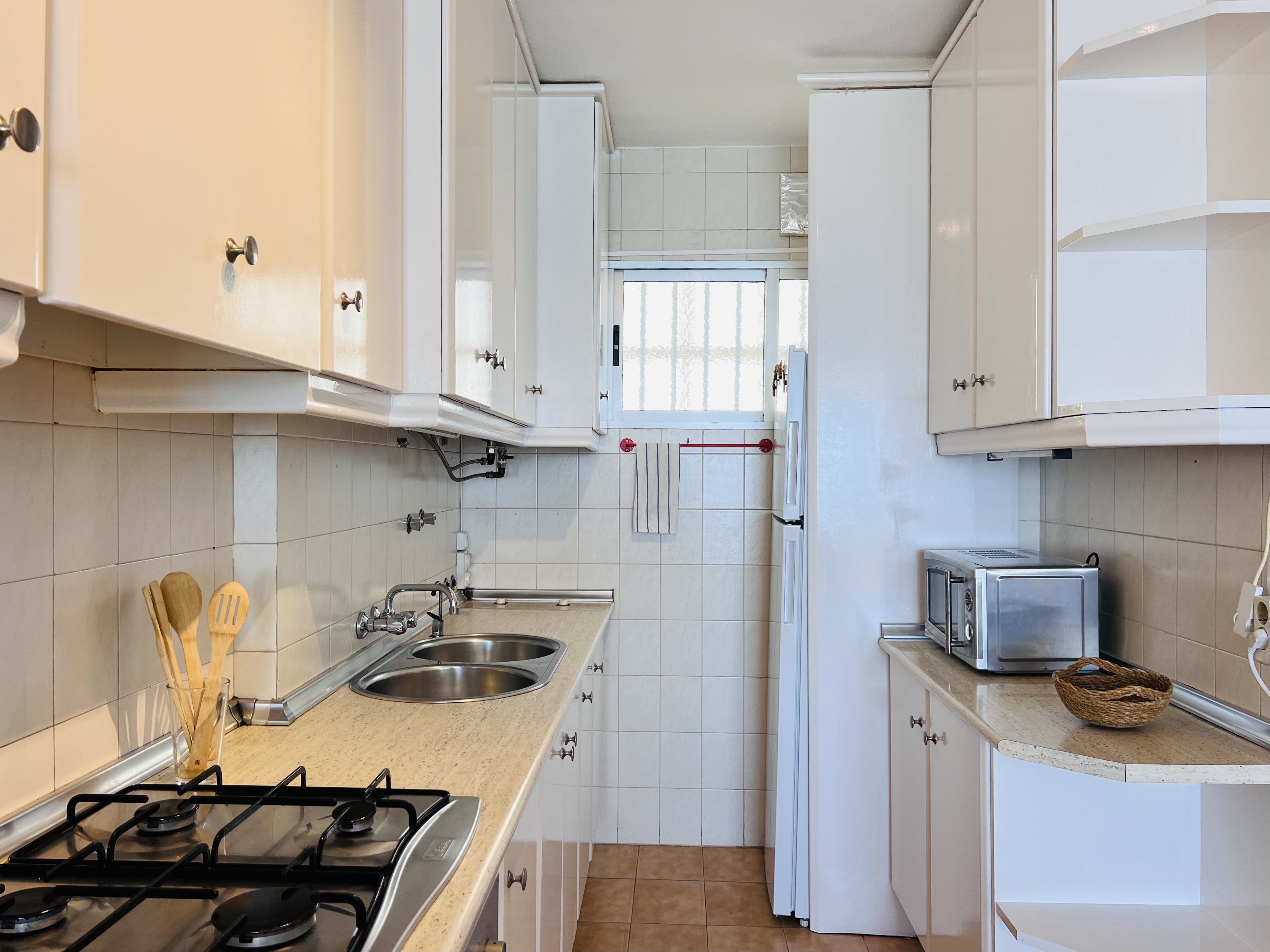 APARTAMENTO FRENTE AL MAR, PASEO REINA SOF�A