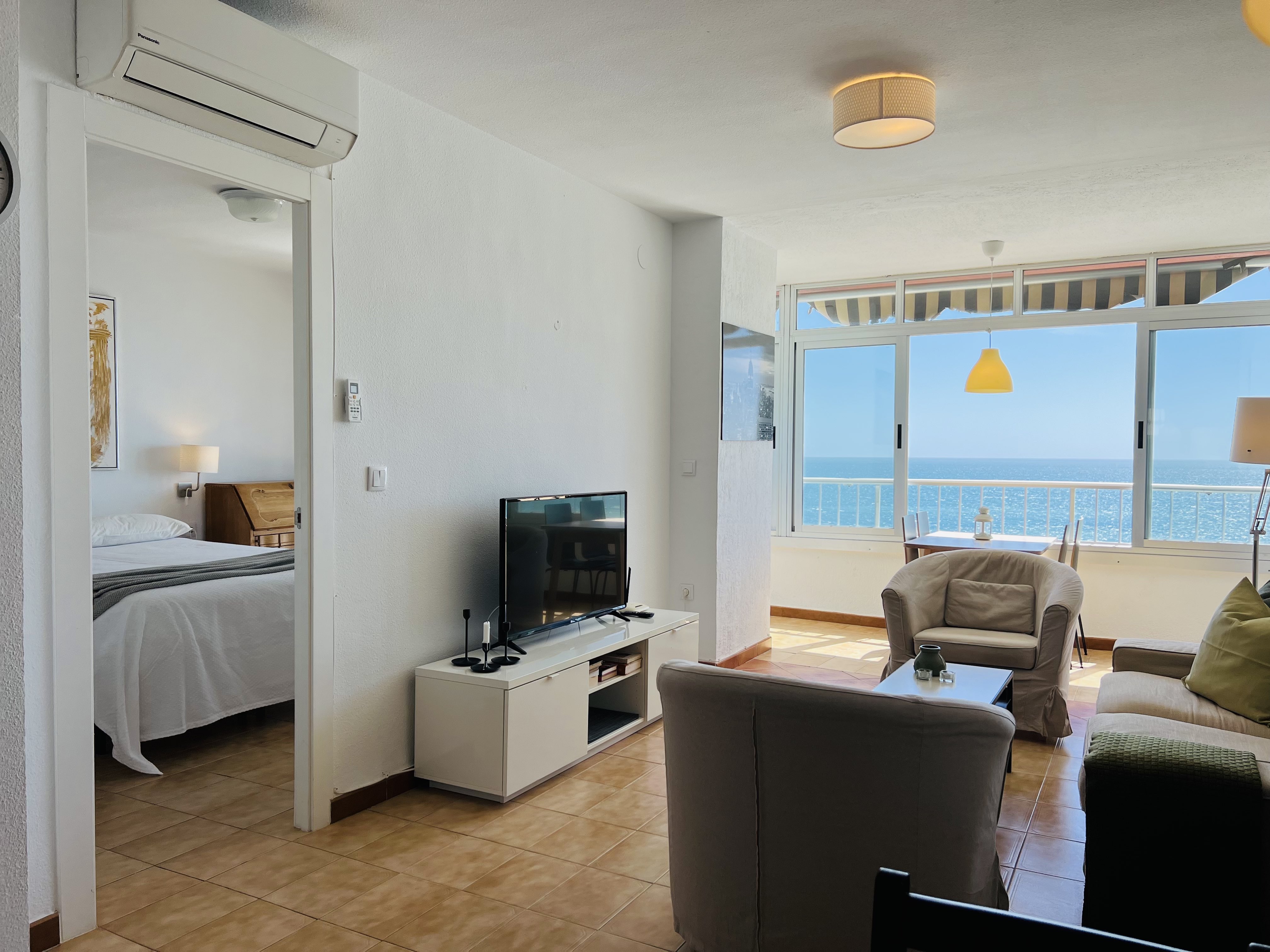 APARTAMENTO FRENTE AL MAR, PASEO REINA SOF�A