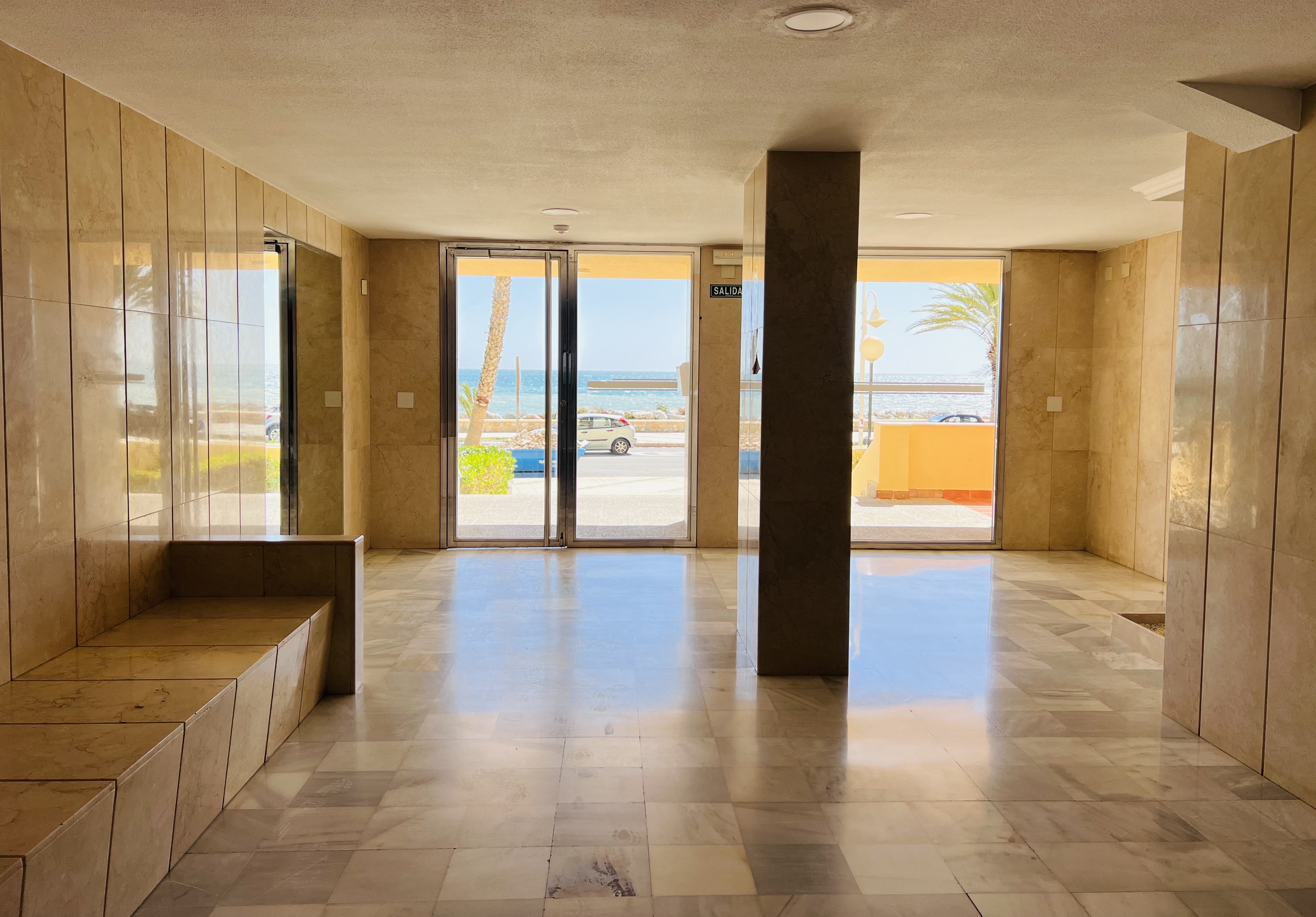 APARTAMENTO FRENTE AL MAR, PASEO REINA SOF�A