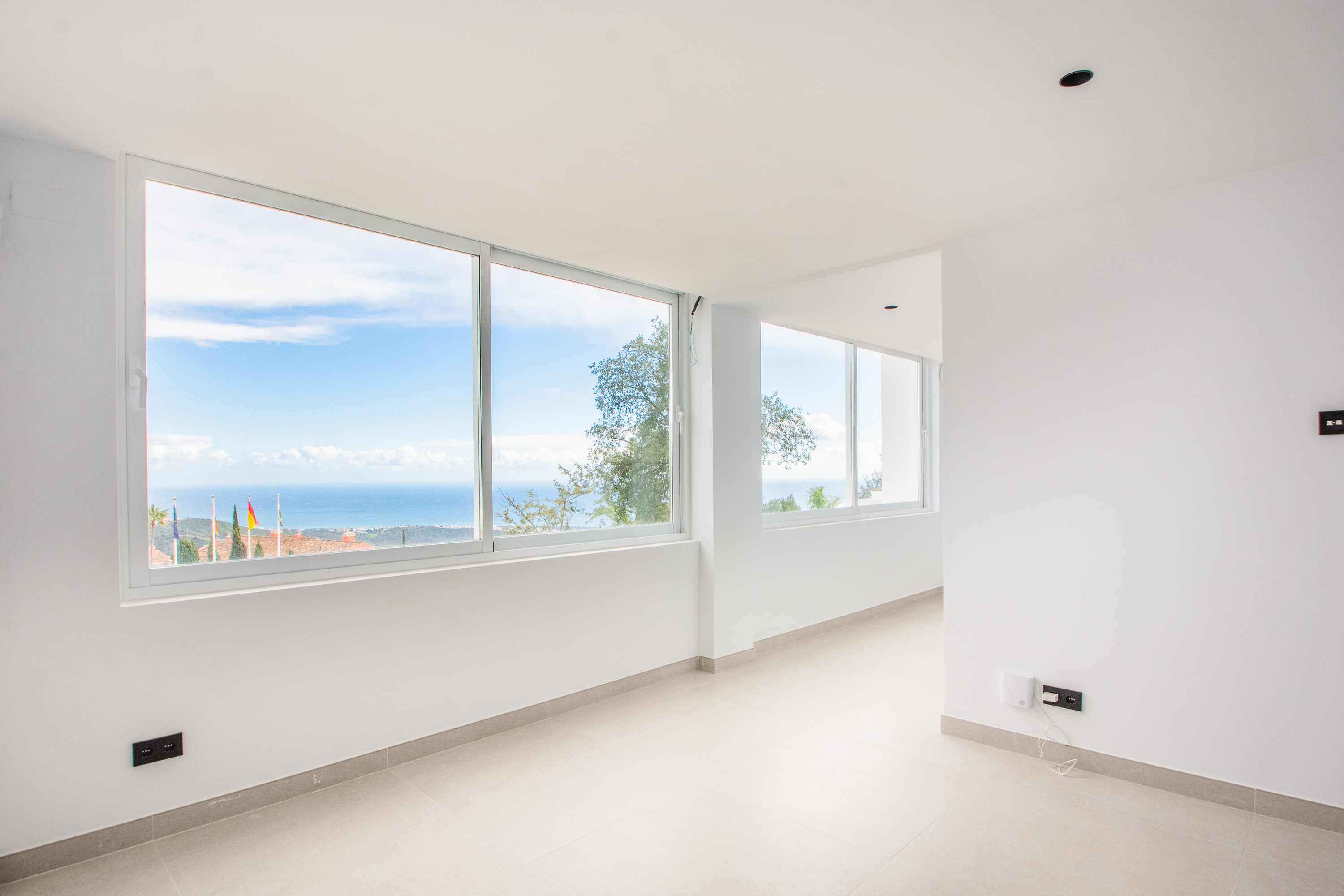 EXCLUSIVO APARTAMENTO DE LUJO CON VISTAS PANOR�MICAS EN LA MAIRENA
