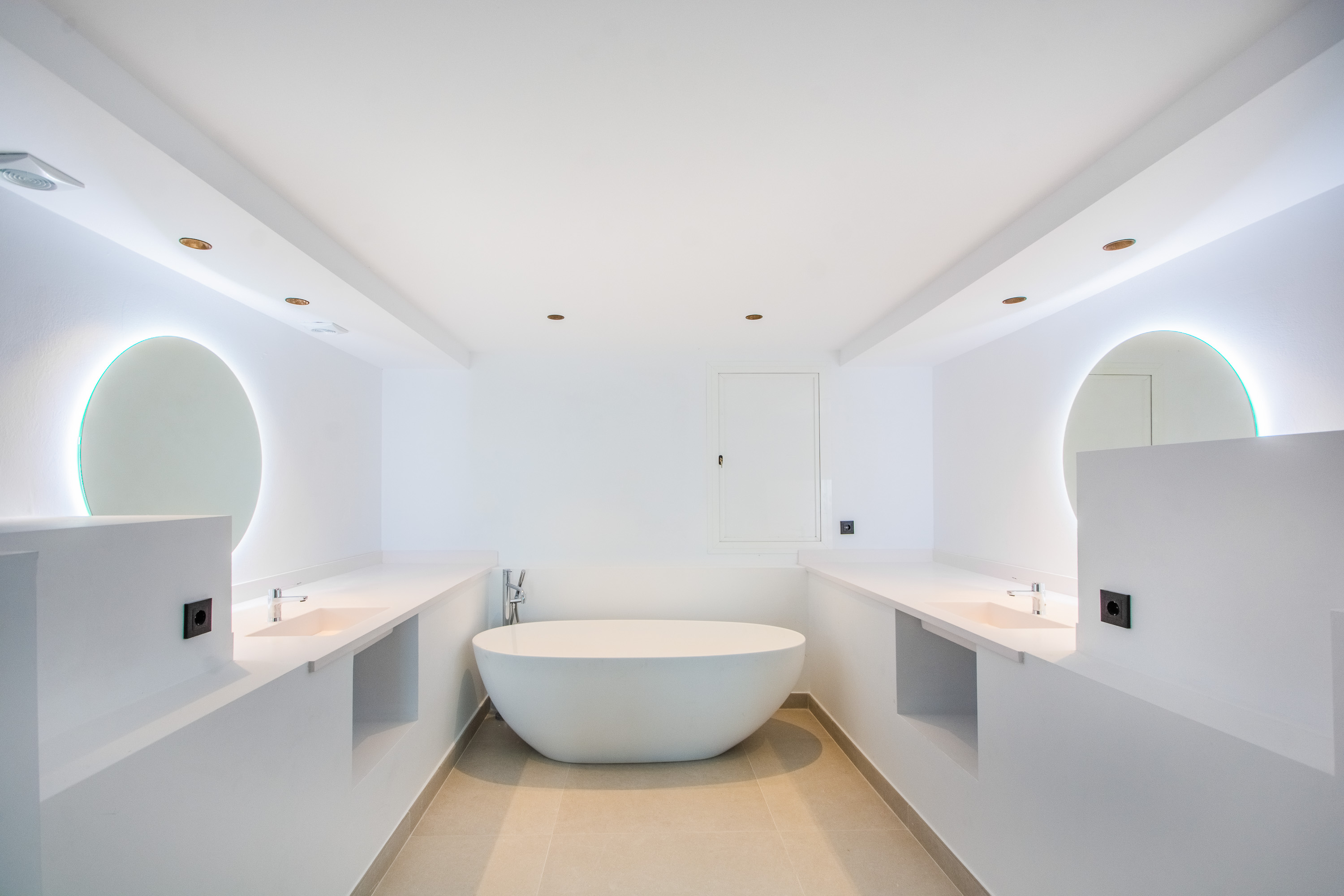 EXCLUSIVO APARTAMENTO DE LUJO CON VISTAS PANOR�MICAS EN LA MAIRENA
