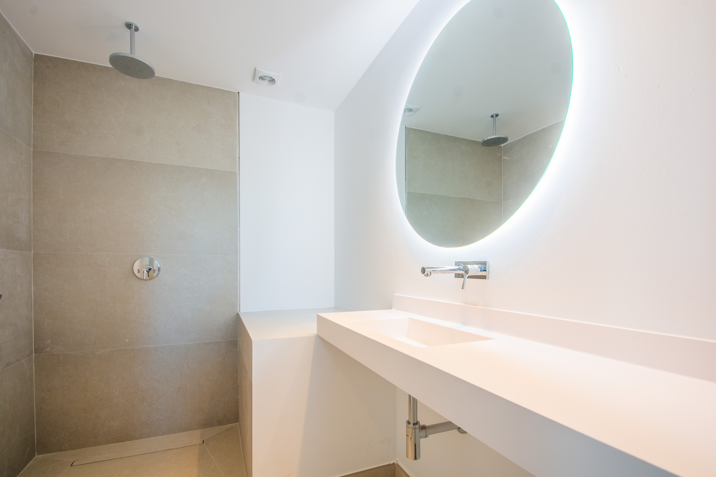 EXCLUSIVO APARTAMENTO DE LUJO CON VISTAS PANOR�MICAS EN LA MAIRENA
