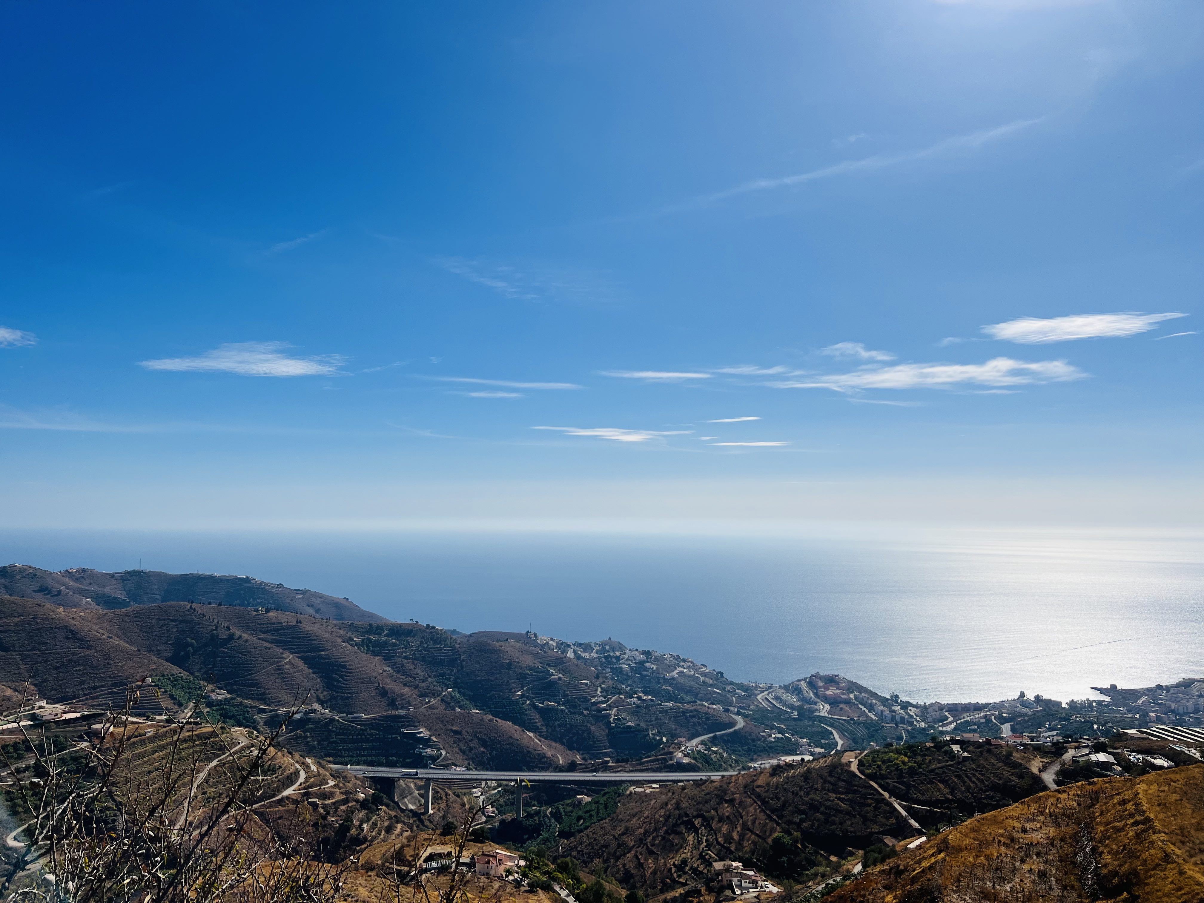 CASA DE MADERA CON PARCELA DE TIERRA EN� LOMA DEL GATO�